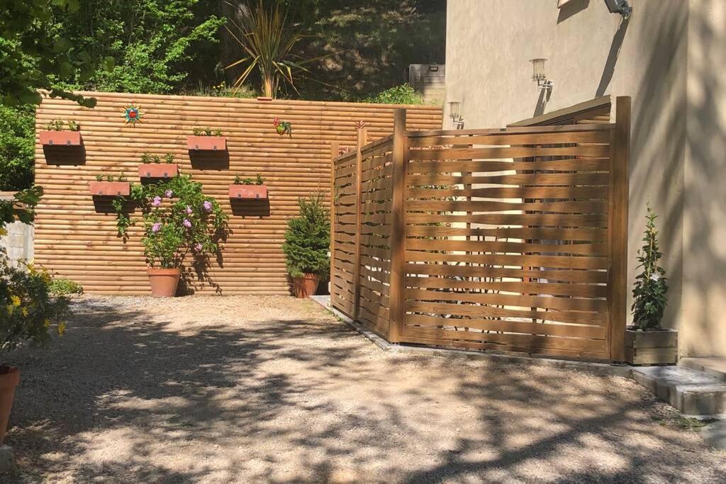 Appartement Au Calme Dans Un Espace Arbore Tourrettes-sur-Loup Bagian luar foto